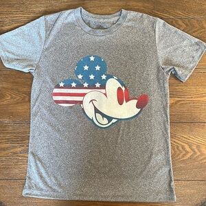 Size Medium USA Mickey shirt